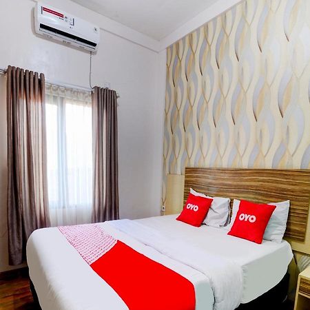 Oyo 90263 Hotel Diva Golf Бенгкулу Екстериор снимка
