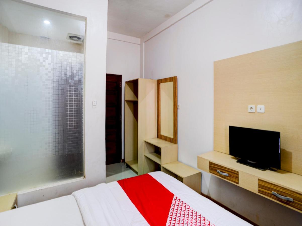 Oyo 90263 Hotel Diva Golf Бенгкулу Екстериор снимка
