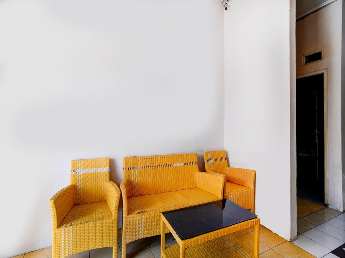 Oyo 90263 Hotel Diva Golf Бенгкулу Екстериор снимка