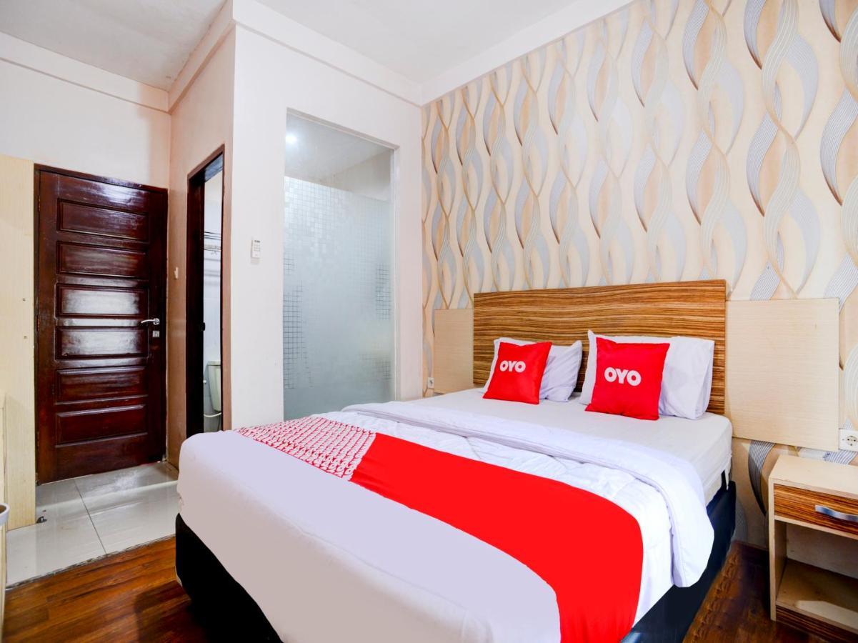 Oyo 90263 Hotel Diva Golf Бенгкулу Екстериор снимка
