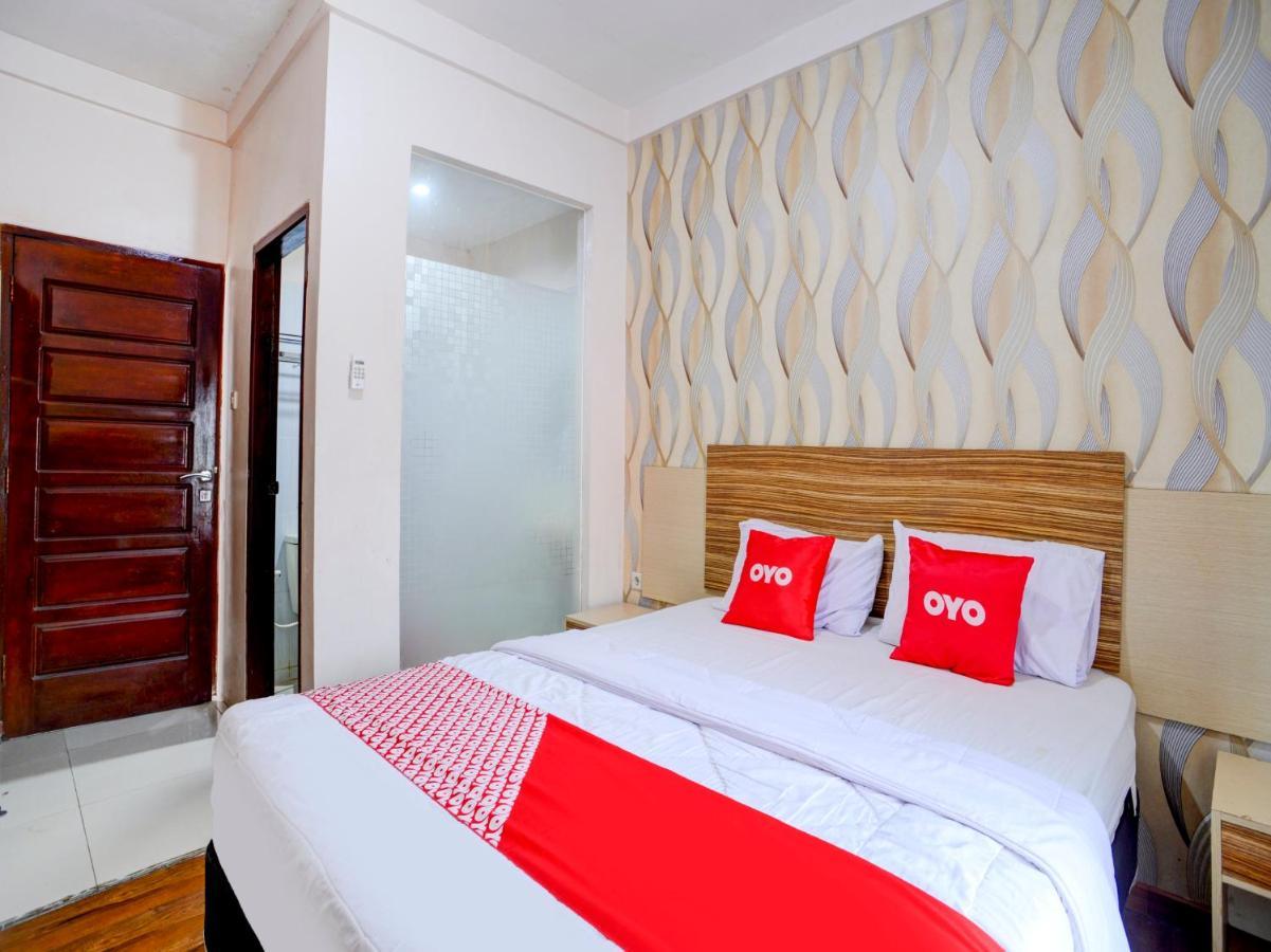 Oyo 90263 Hotel Diva Golf Бенгкулу Екстериор снимка