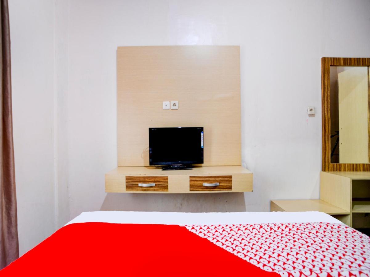 Oyo 90263 Hotel Diva Golf Бенгкулу Екстериор снимка