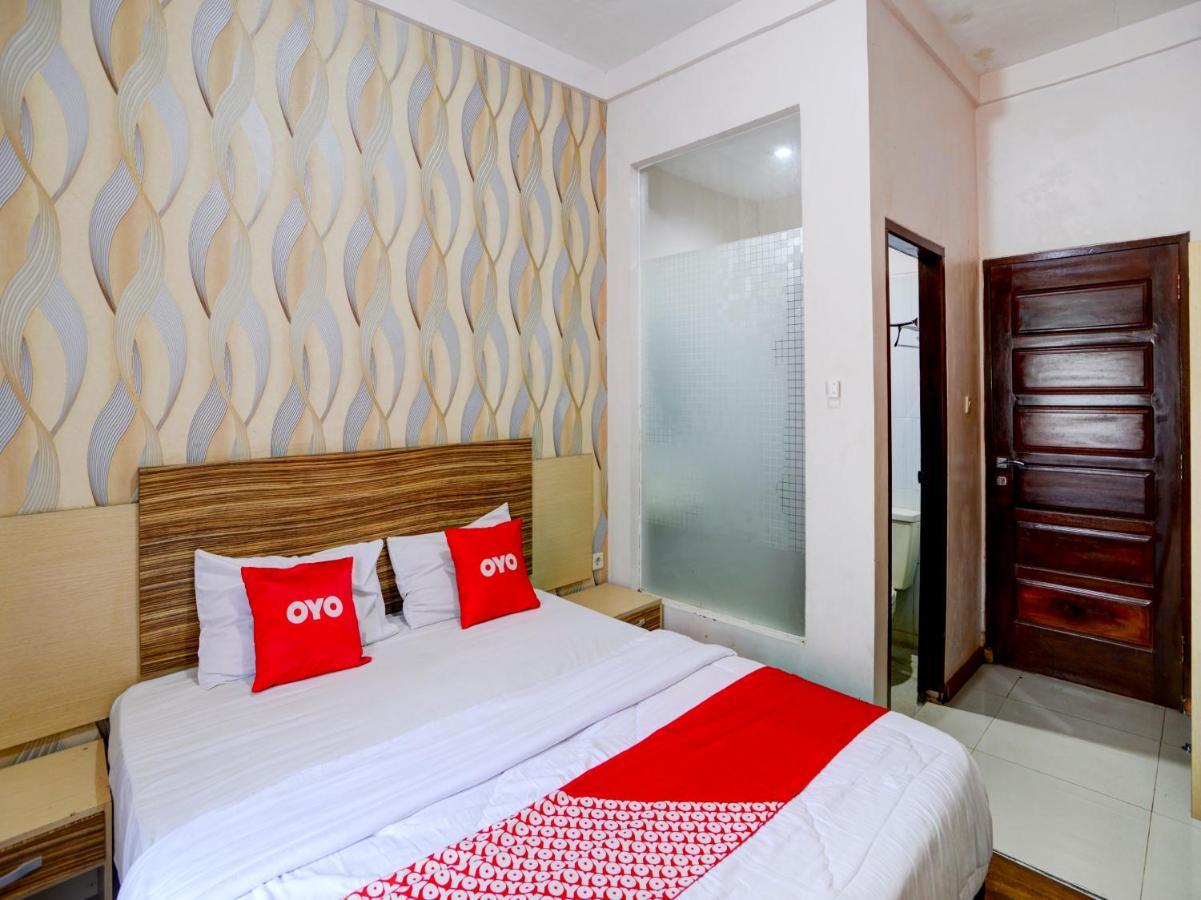 Oyo 90263 Hotel Diva Golf Бенгкулу Екстериор снимка