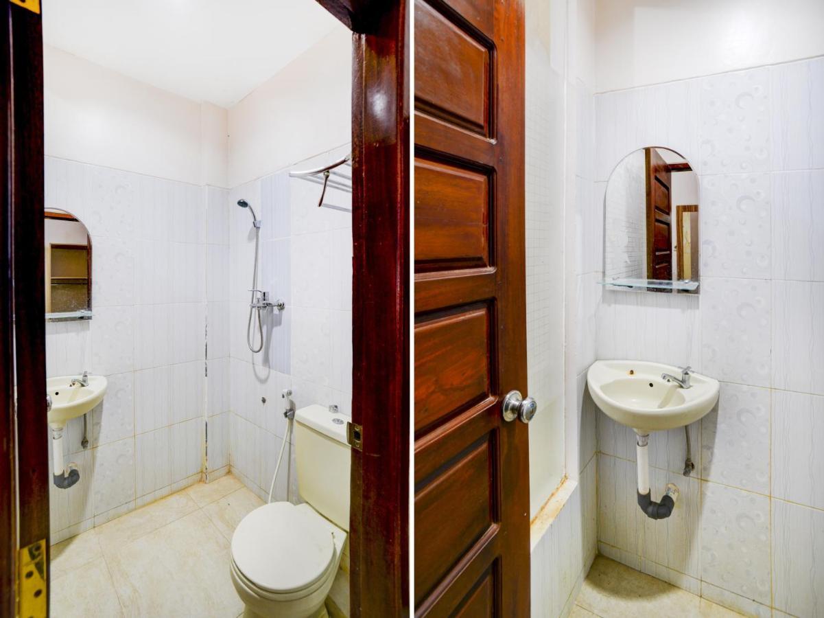 Oyo 90263 Hotel Diva Golf Бенгкулу Екстериор снимка