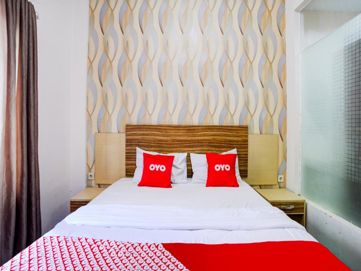 Oyo 90263 Hotel Diva Golf Бенгкулу Екстериор снимка